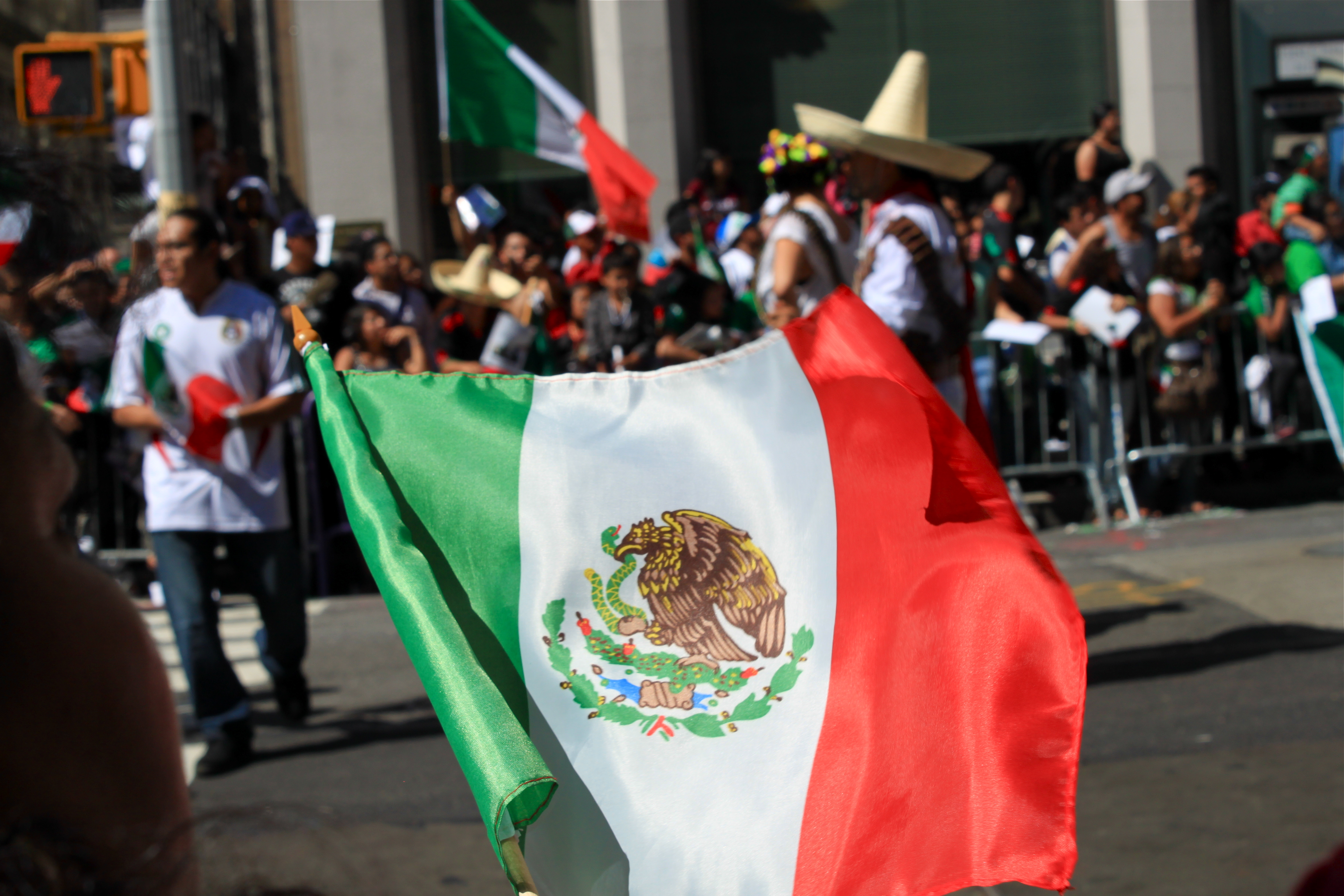 Download this The Mexican Parade Nyc Celebrates Bicentenario picture